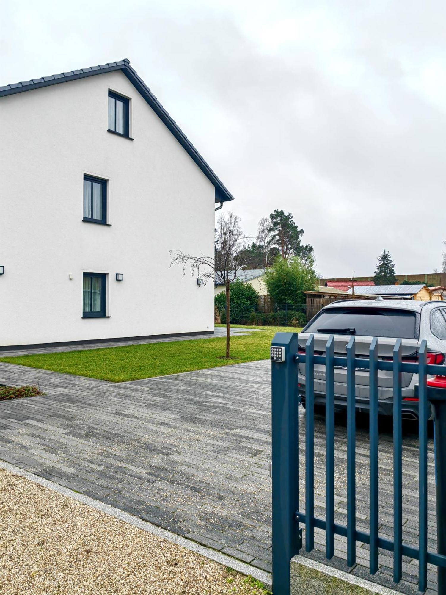 Bohnapartments Luxury Villa Berlin - 210Qm - Wintergarten - Kamin - 4 Kostenlose Parkplaetze - 6 Schlafzimmer - Neubau - Luxusausstattung Birkenwerder Exterior foto