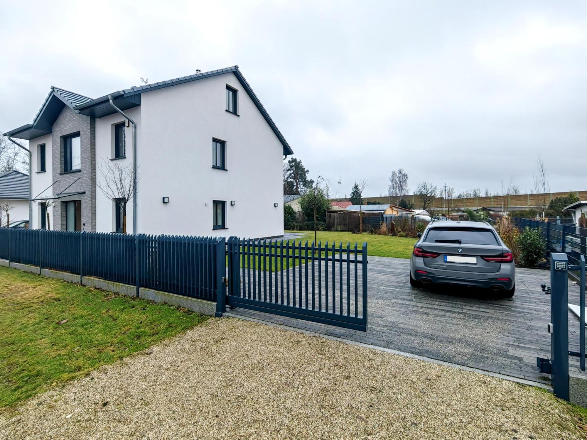 Bohnapartments Luxury Villa Berlin - 210Qm - Wintergarten - Kamin - 4 Kostenlose Parkplaetze - 6 Schlafzimmer - Neubau - Luxusausstattung Birkenwerder Exterior foto