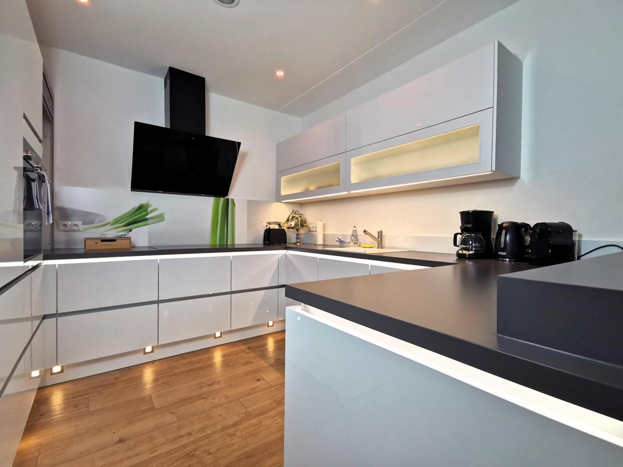 Bohnapartments Luxury Villa Berlin - 210Qm - Wintergarten - Kamin - 4 Kostenlose Parkplaetze - 6 Schlafzimmer - Neubau - Luxusausstattung Birkenwerder Exterior foto