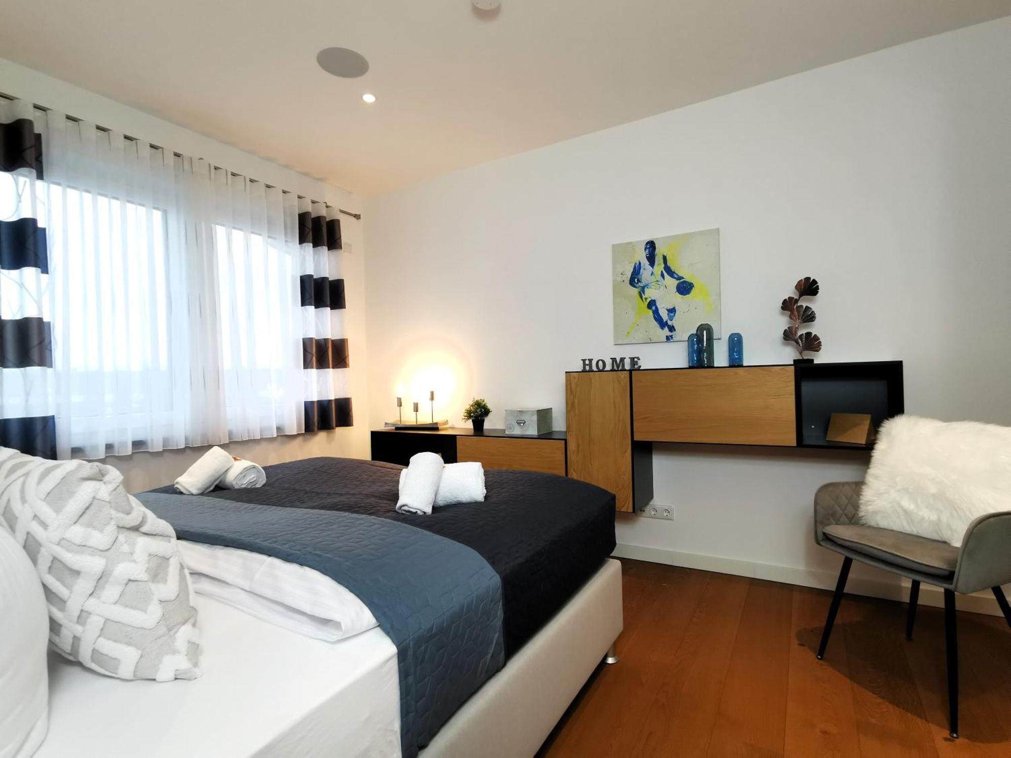Bohnapartments Luxury Villa Berlin - 210Qm - Wintergarten - Kamin - 4 Kostenlose Parkplaetze - 6 Schlafzimmer - Neubau - Luxusausstattung Birkenwerder Exterior foto