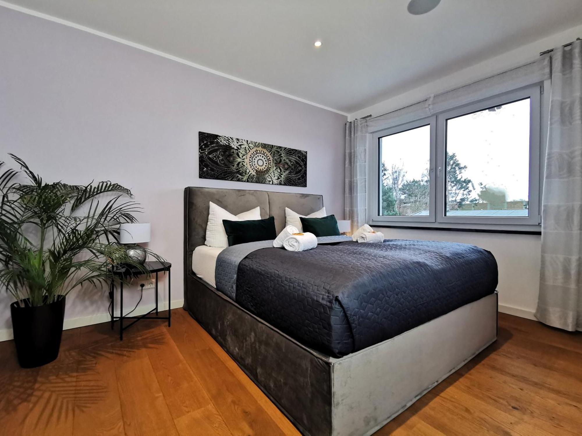 Bohnapartments Luxury Villa Berlin - 210Qm - Wintergarten - Kamin - 4 Kostenlose Parkplaetze - 6 Schlafzimmer - Neubau - Luxusausstattung Birkenwerder Exterior foto