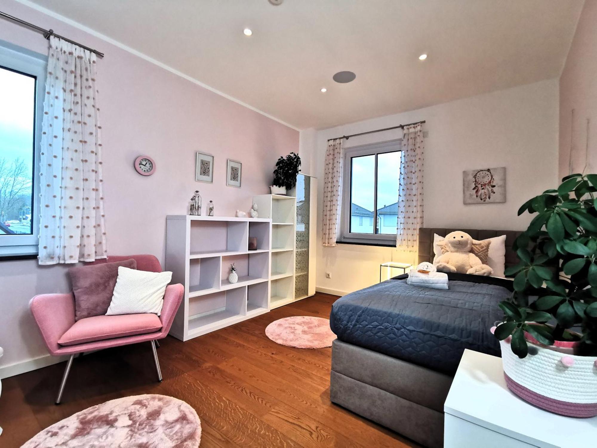 Bohnapartments Luxury Villa Berlin - 210Qm - Wintergarten - Kamin - 4 Kostenlose Parkplaetze - 6 Schlafzimmer - Neubau - Luxusausstattung Birkenwerder Exterior foto