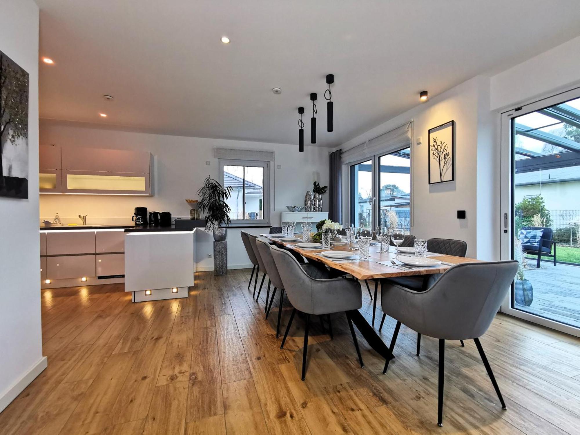 Bohnapartments Luxury Villa Berlin - 210Qm - Wintergarten - Kamin - 4 Kostenlose Parkplaetze - 6 Schlafzimmer - Neubau - Luxusausstattung Birkenwerder Exterior foto