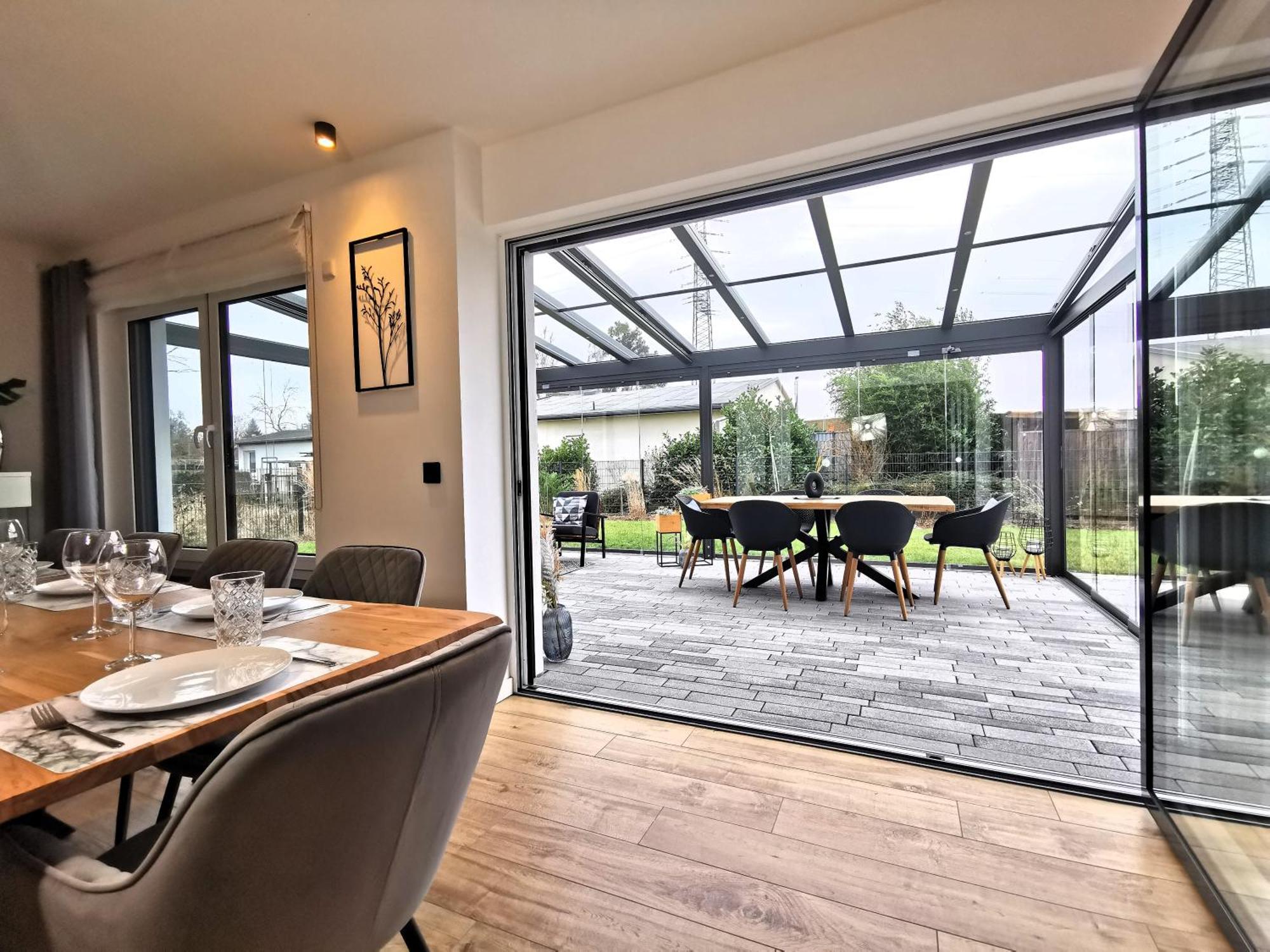 Bohnapartments Luxury Villa Berlin - 210Qm - Wintergarten - Kamin - 4 Kostenlose Parkplaetze - 6 Schlafzimmer - Neubau - Luxusausstattung Birkenwerder Exterior foto