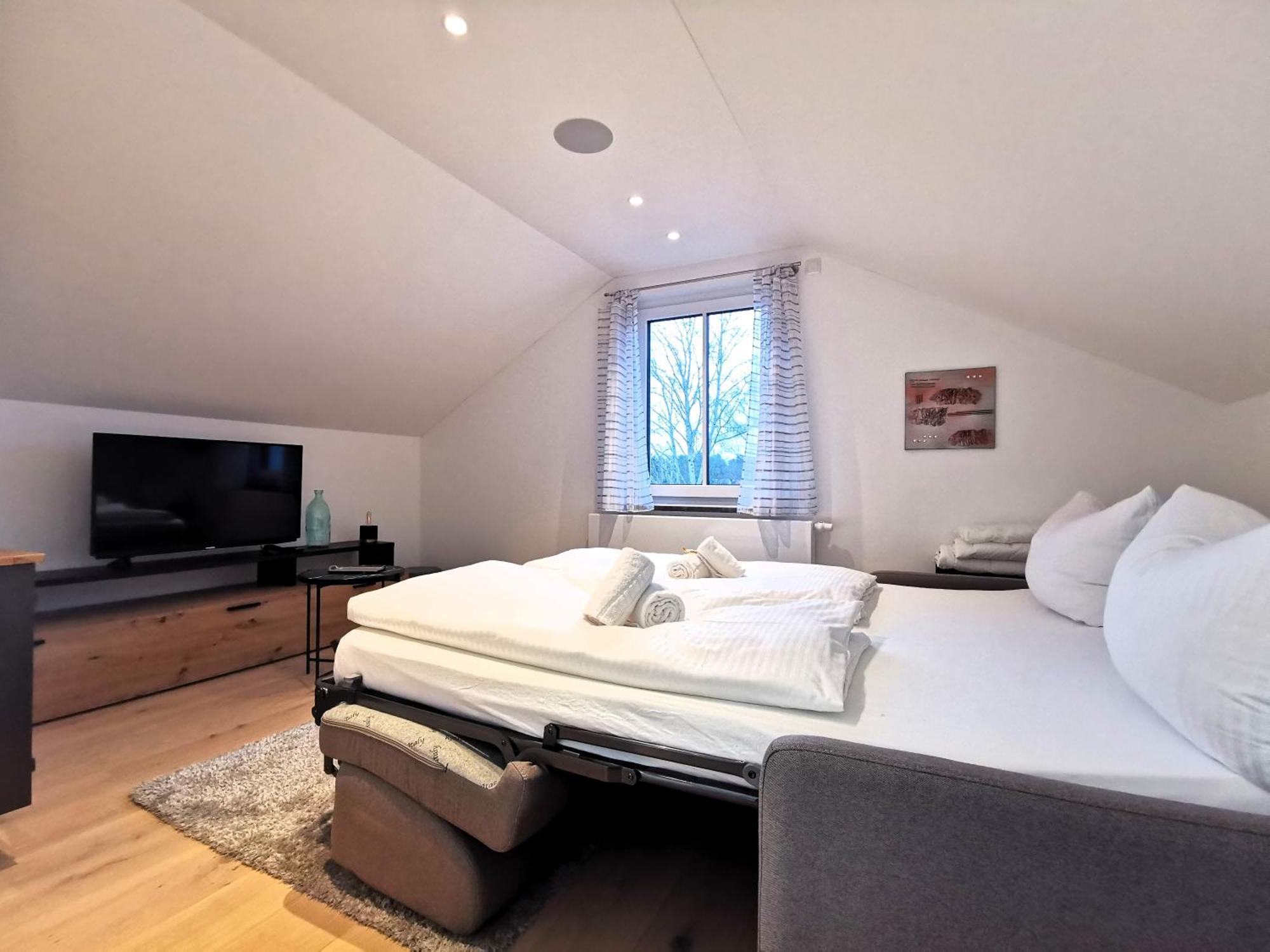 Bohnapartments Luxury Villa Berlin - 210Qm - Wintergarten - Kamin - 4 Kostenlose Parkplaetze - 6 Schlafzimmer - Neubau - Luxusausstattung Birkenwerder Exterior foto