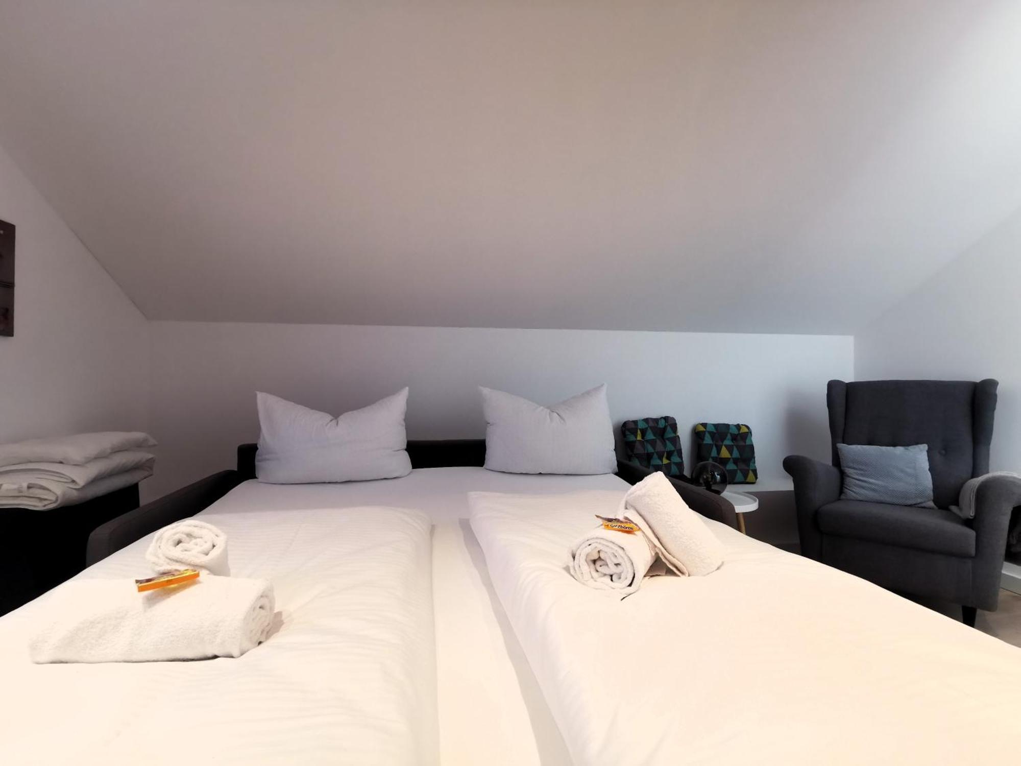 Bohnapartments Luxury Villa Berlin - 210Qm - Wintergarten - Kamin - 4 Kostenlose Parkplaetze - 6 Schlafzimmer - Neubau - Luxusausstattung Birkenwerder Exterior foto